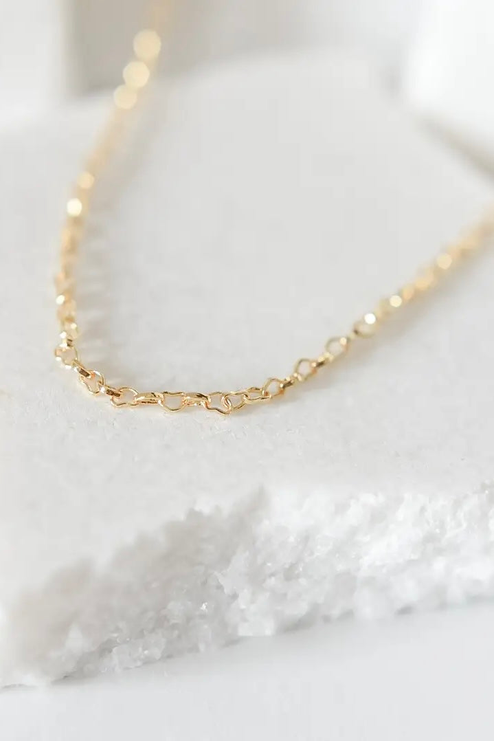 Bella Rey Jewelry dainty gold heart chain necklace