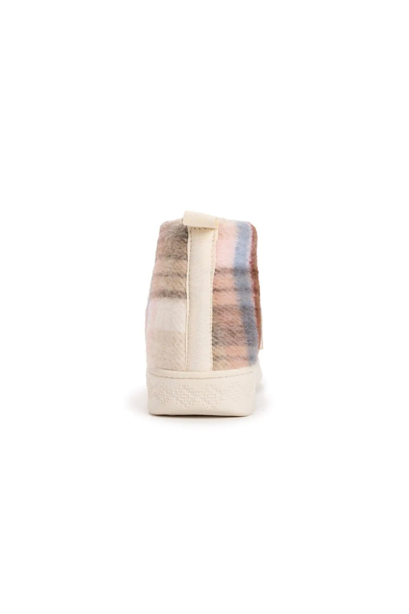 Muk Luks slipper booties indoor and outdoor